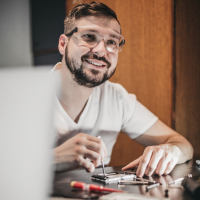 Electronics and Communications Technician